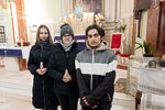 Az első adventi gyertya meggyjtsa